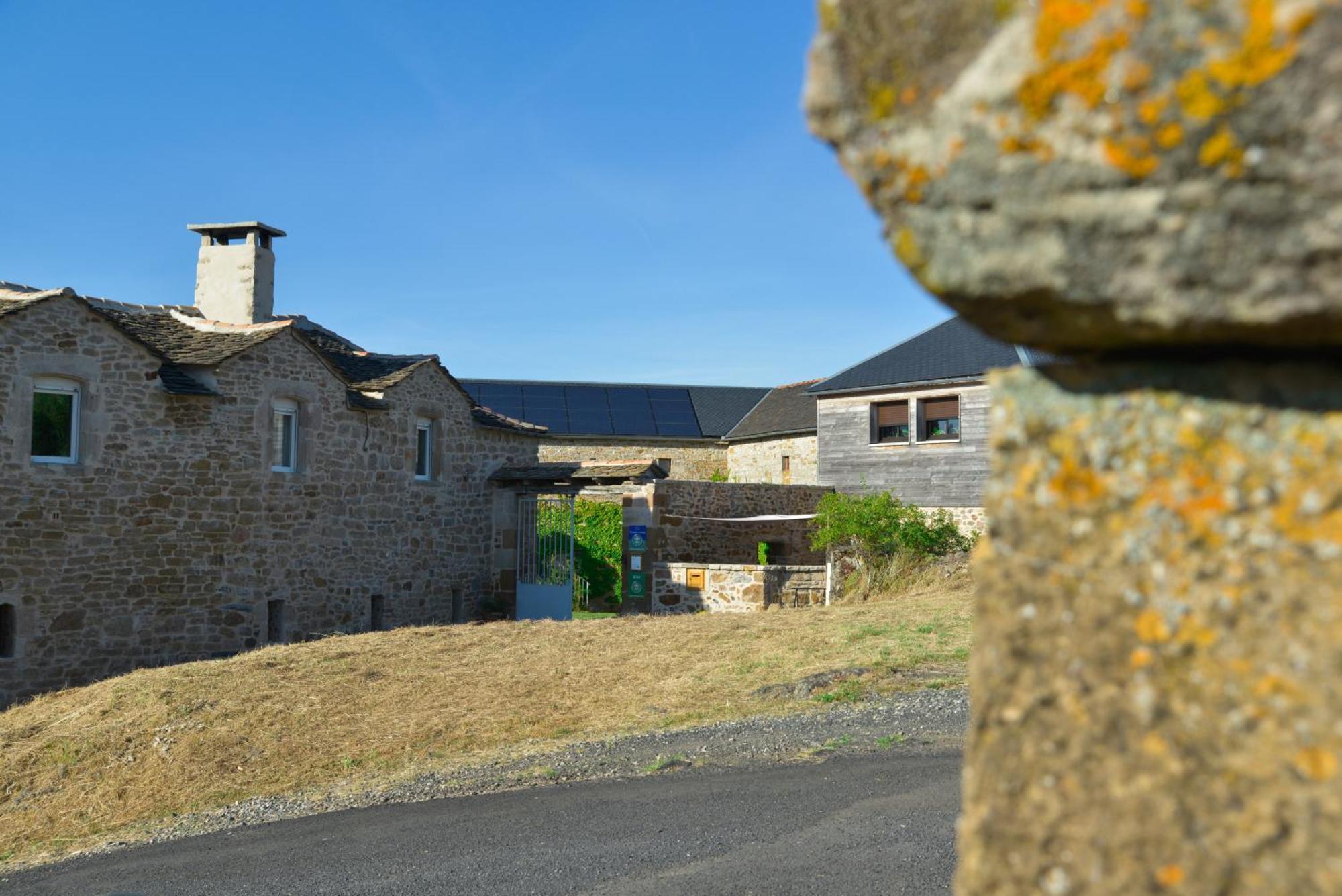 Les Caselles, Gite Et Maison D'Hotes Saint-Beauzely Exterior photo