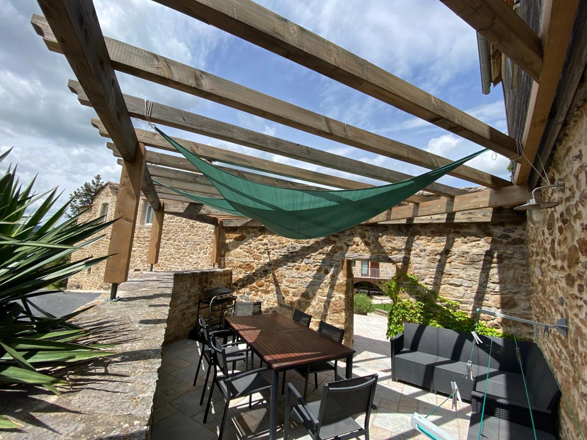 Les Caselles, Gite Et Maison D'Hotes Saint-Beauzely Exterior photo